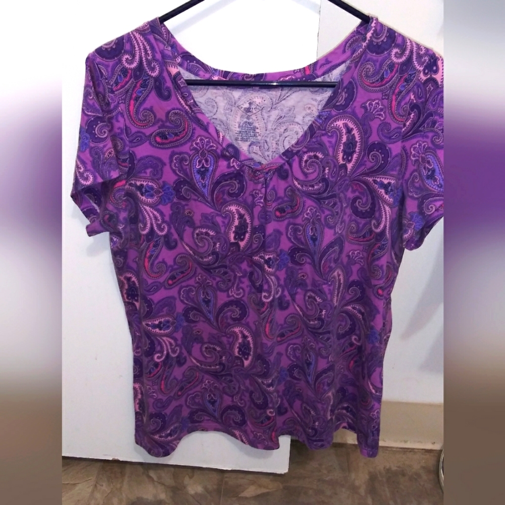 St. John's Bay Parsley T-shirt🌠5 for $20🌠